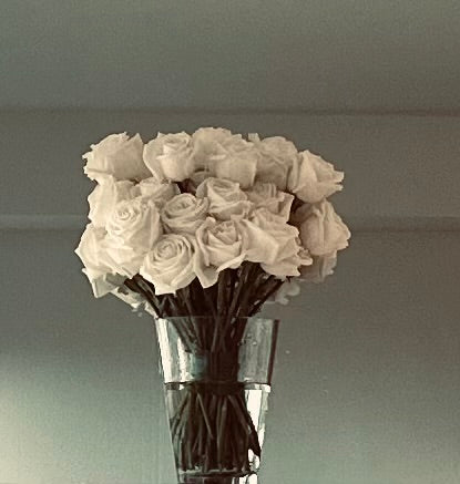 Roses in clear glass - NEW