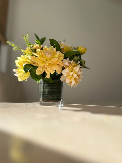 Cocktail table centerpiece