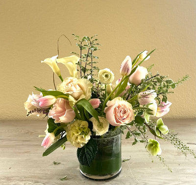 Pastel garden roses and cala lilies