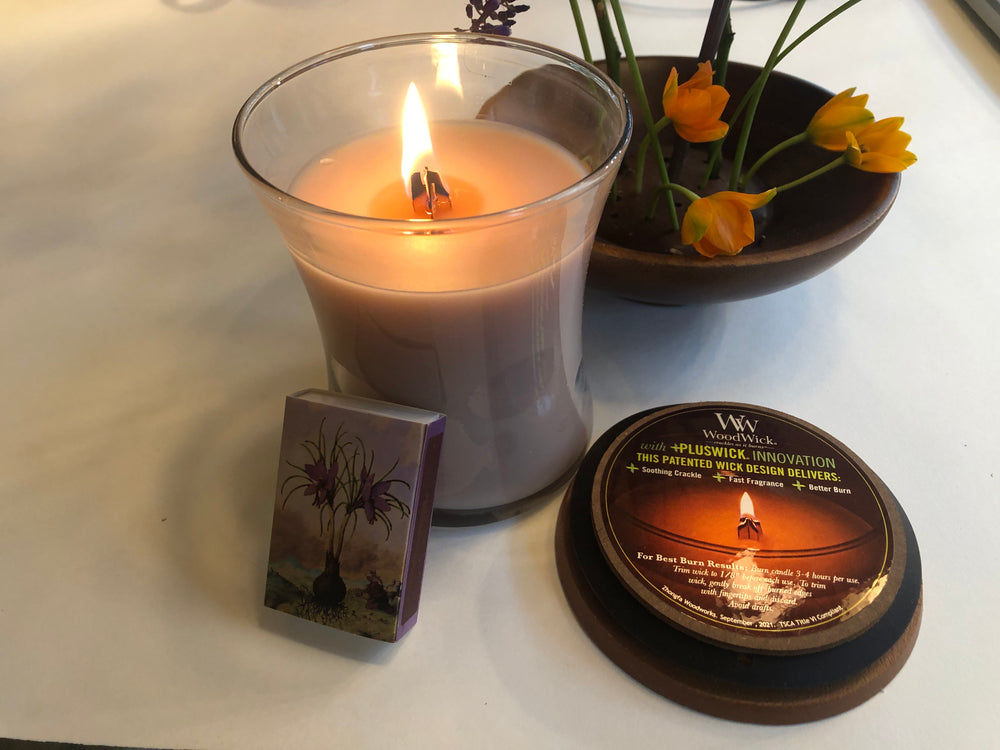 Patented Crackling Scented Candle Gift w/decorative matchbook