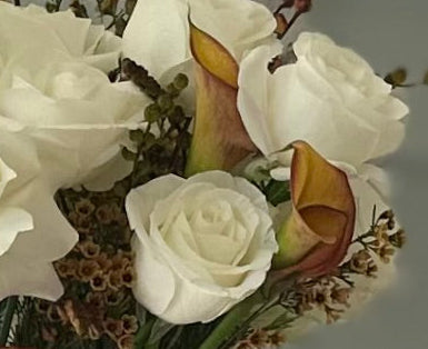 White and Gold Rose Arrangement