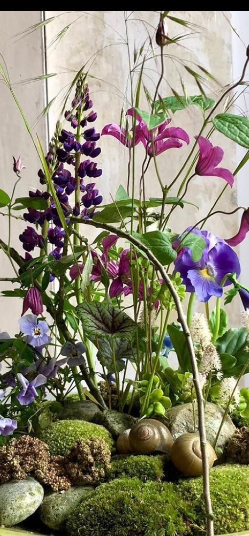 Meadow-style arrangement