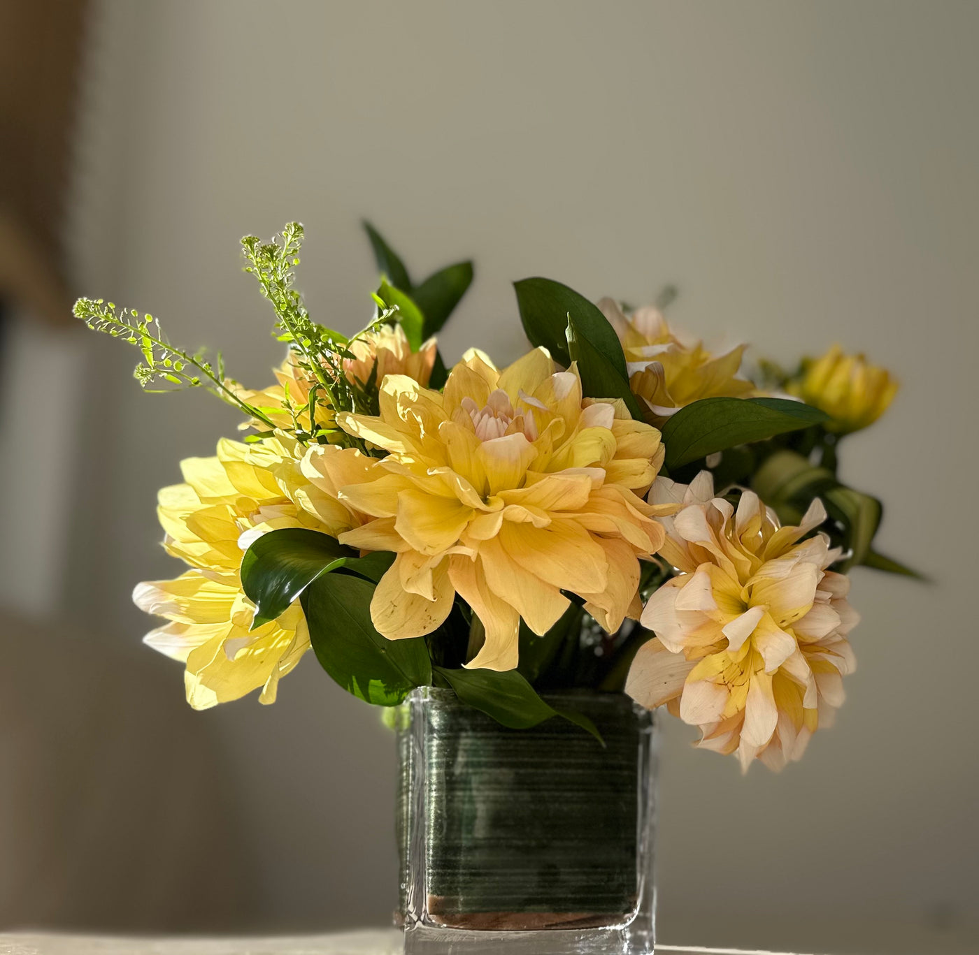 Cocktail table centerpiece