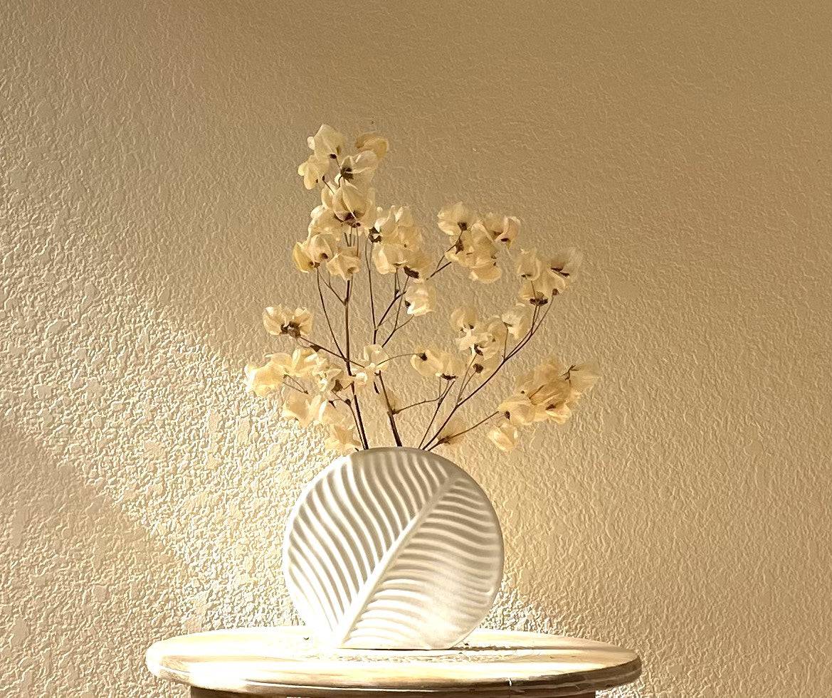 January - Real Flowers All Year Gift Subscription - Winter arrangement - Ivory bougainvillea dried flowers in ceramic vase